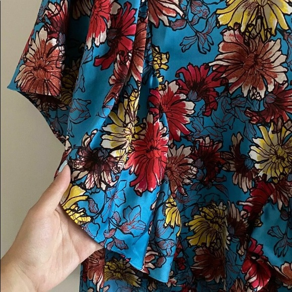 Aritzia Little Moon Yarrow Blouse (M) - Picture 3 of 7